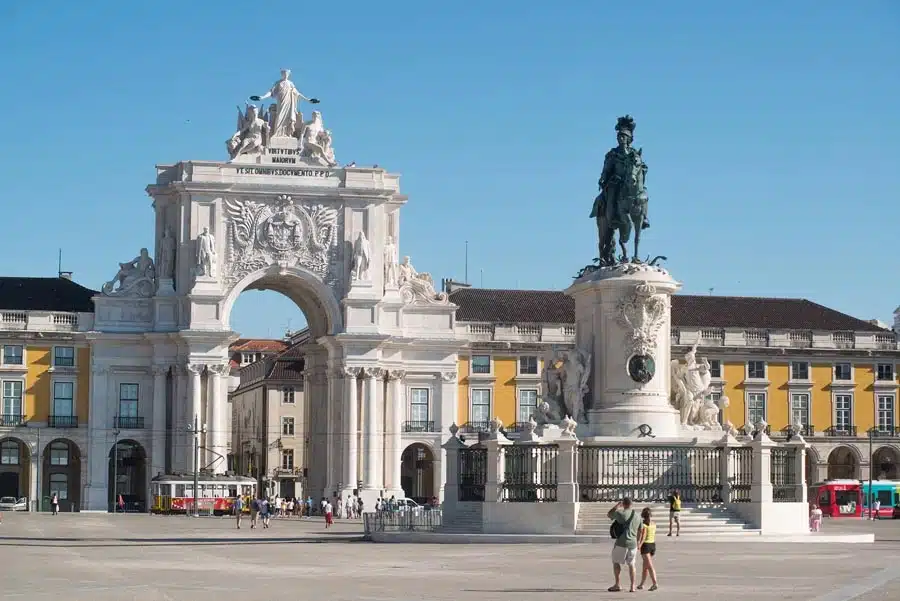 Visitar la Plaza del Comercio en Lisboa - 10 mejores cosas que hacer