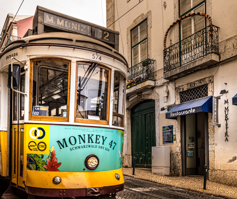 Que ver en barrio alto Lisboa - tranvia